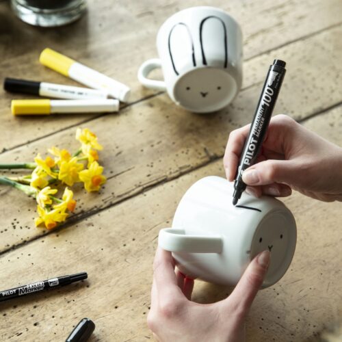 Pilot 400 Permanent 3 Black Marker - 4.0mm Chisel Point for Bold Writing 12 Pilot 100 Permanent 1 Black Marker Pen – 4.5mm Bullet Tip for Precise Marking