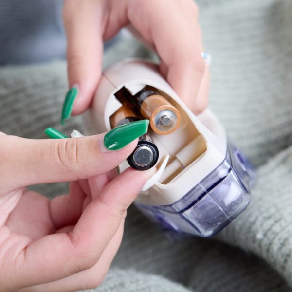 Minky Bobble Remover – Fabric Shaver for Removing Lint, Pills & Fuzz from Clothes 4 Minky Bobble Remover – Fabric Shaver for Removing Lint, Pills & Fuzz from Clothes