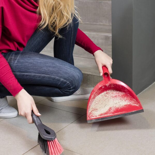 Vileda 2 in 1 Corner Ultra Fine Dustpan & Hand Brush – Efficient Cleaning for Fine Dust 4 Vileda 2 in 1 Corner Ultra Fine Dustpan & Hand Brush – Efficient Cleaning for Fine Dust