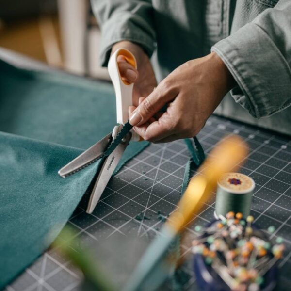 Fiskars Soft Grip Pinking Shears – 24cm Premium Stainless Steel, Ergonomic Comfort 5 FSK 8032 6