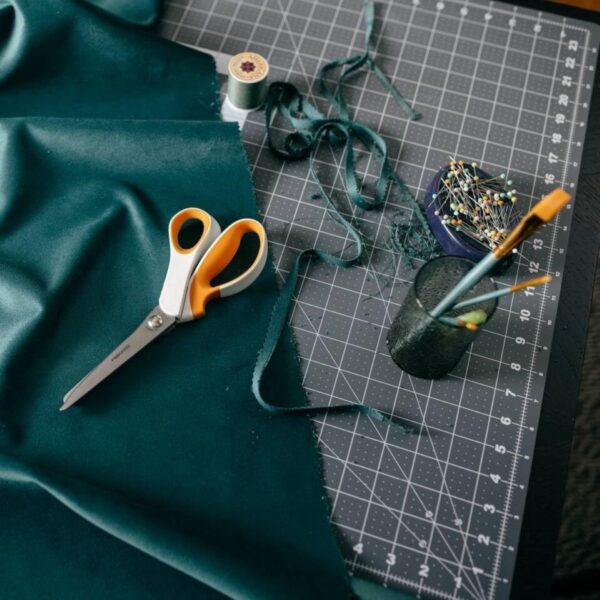 Fiskars Soft Grip Pinking Shears – 24cm Premium Stainless Steel, Ergonomic Comfort 6 FSK 8032 7