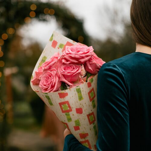 Oasis Folded Tissue Paper – 50 x 75cm, Modern Christmas Design, Gift Wrap & Cellophane Alternative, Recyclable 5 Oasis Folded Tissue Paper – 50 x 75cm, Modern Christmas Design, Gift Wrap & Cellophane Alternative, Recyclable