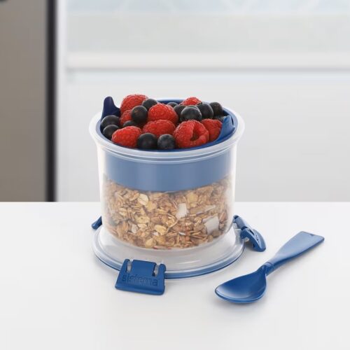 Sistema TO GO Breakfast Bowl 530ml – Blue Removable Tray & Clip Spoon, Dual-Compartment, Easy-Lock Clips, Flexible Seal, BPA-Free