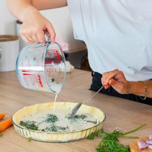 Pyrex Classic Glass Measuring Jug (1L) – Borosilicate Glass, Oven & Microwave Safe, Thermal Shock Resistant, Easy-Read Scale