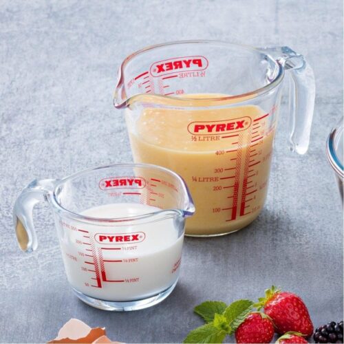 Pyrex Classic Glass Measuring Jug (0.25L) – Borosilicate Glass, Oven & Microwave Safe, Thermal Shock Resistant, Easy-Read Scale