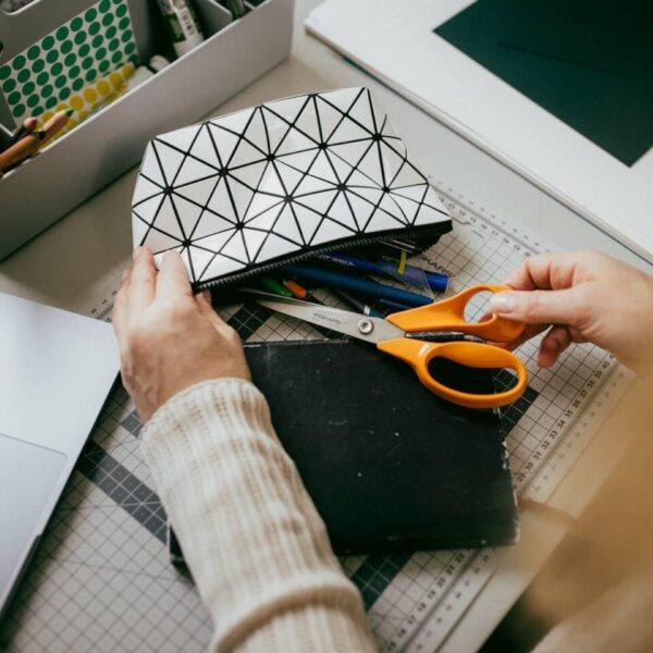 Fiskars Classic Universal Scissors 21cm – Precision Stainless Steel Blades, Ergonomic Handle, Craft & Fabric Cutting 1 Fiskars Classic Universal Scissors 21cm – Precision Stainless Steel Blades, Ergonomic Handle, Craft & Fabric Cutting